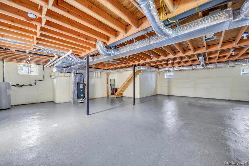 9 Short Lane, Levittown, NY 11756