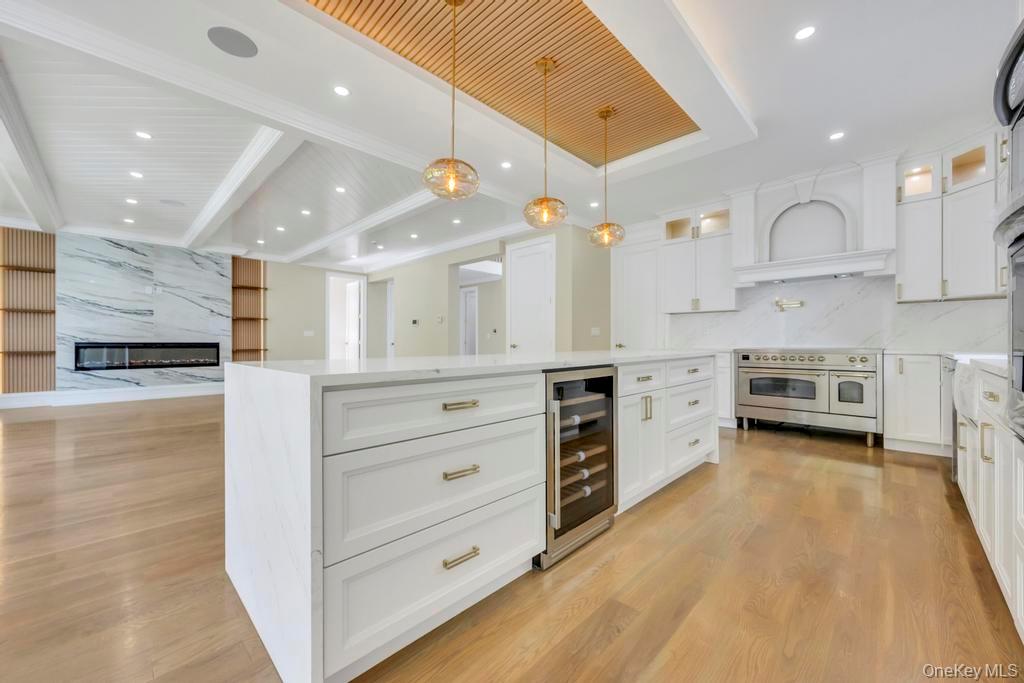 9 Short Lane, Levittown, NY 11756