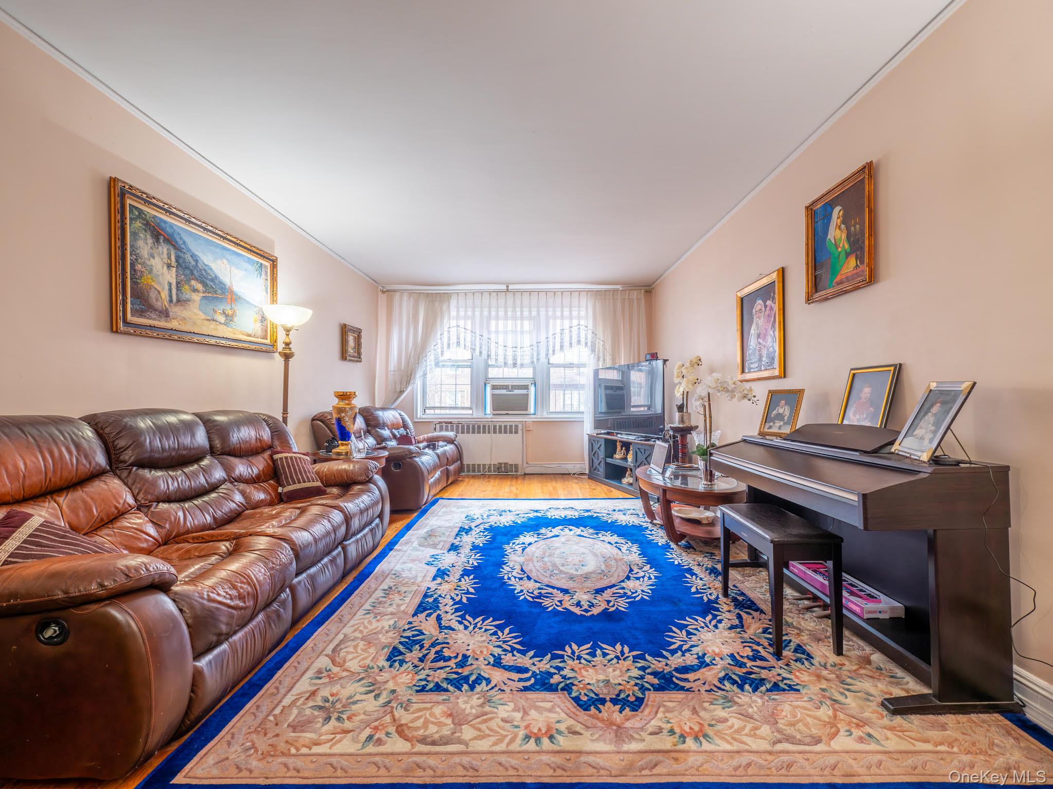 102-40 67 drive Drive # 3h, Forest Hills, NY 11375