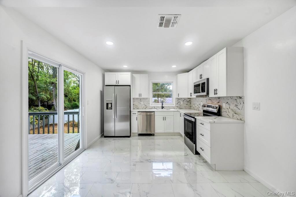 37 Cedar Branch Street, Middle Island, NY 11953