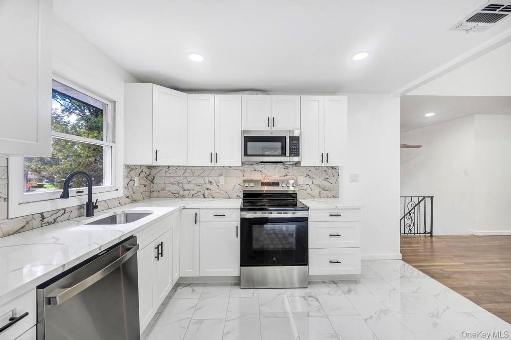 37 Cedar Branch Street, Middle Island, NY 11953