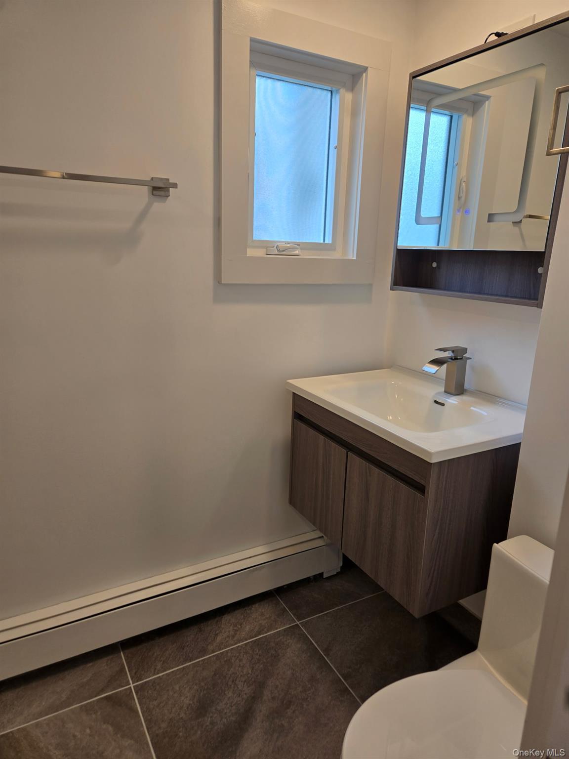 125 Roslyn Road # 1, Mineola, NY 11501