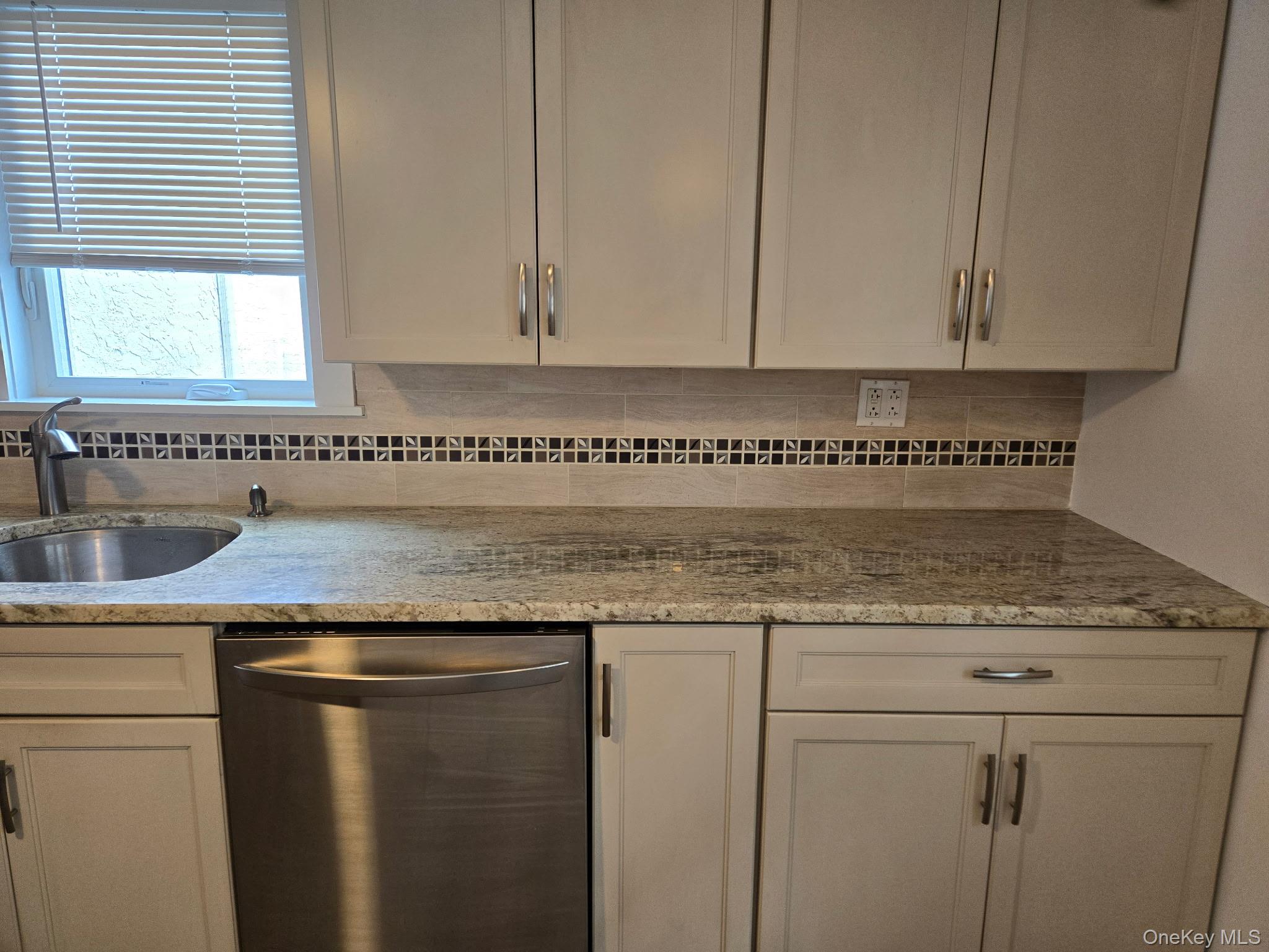 125 Roslyn Road # 1, Mineola, NY 11501