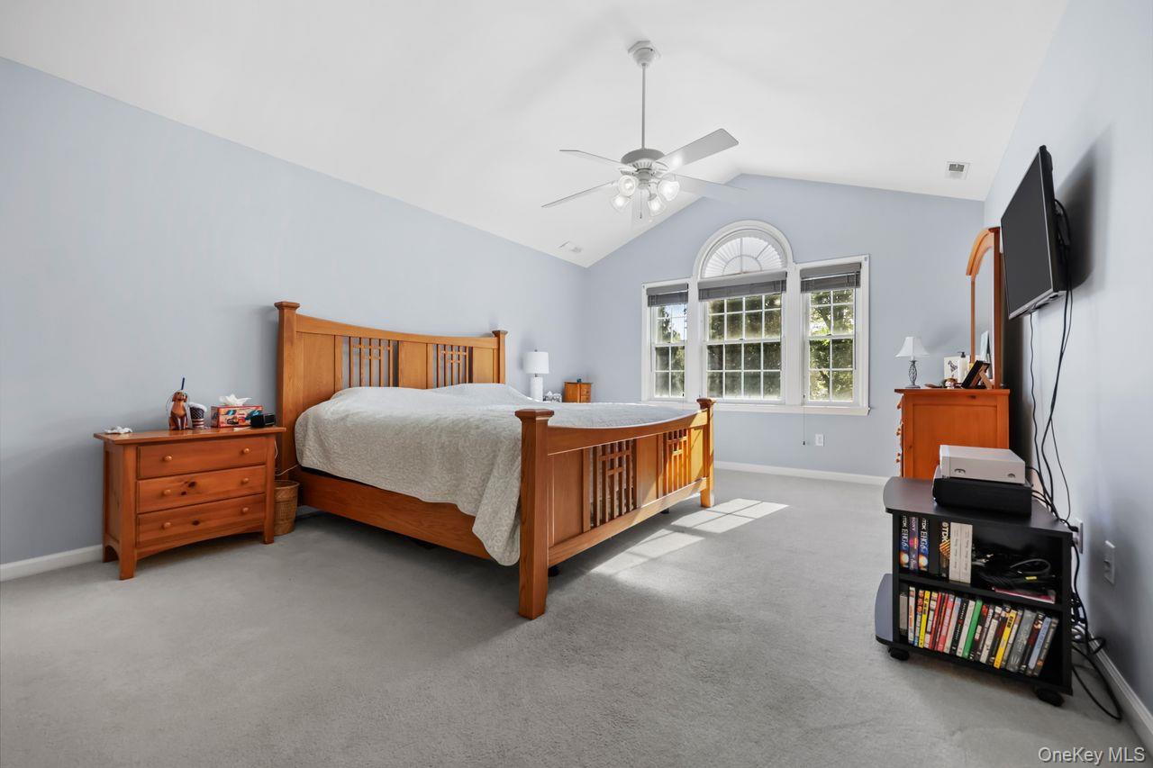 4 Mane Way, Pawling, NY 12564