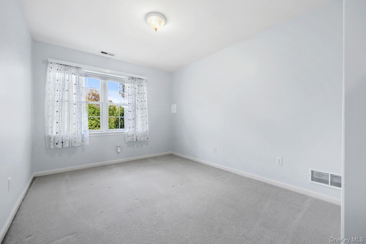 4 Mane Way, Pawling, NY 12564