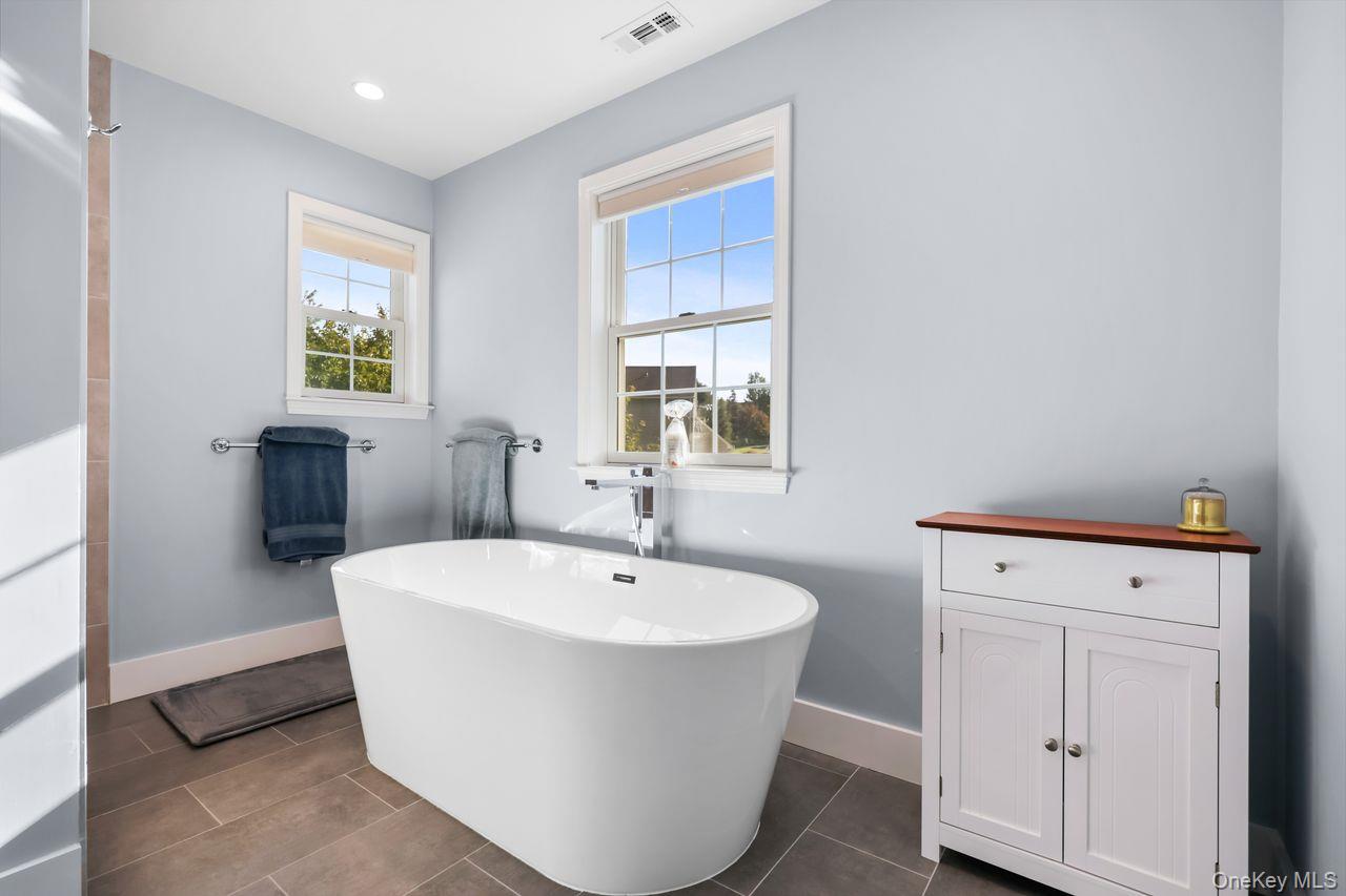 4 Mane Way, Pawling, NY 12564