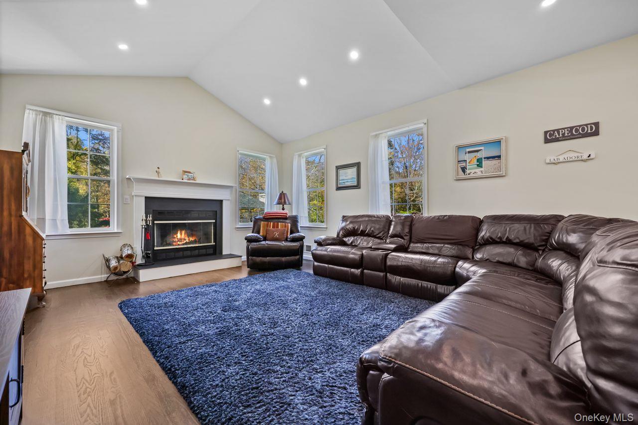 4 Mane Way, Pawling, NY 12564