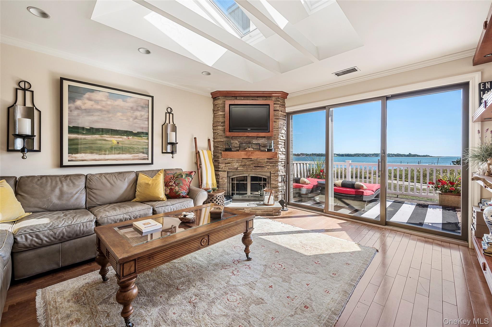 61 West Tiana Rd # 24, Hampton Bays, NY 11946