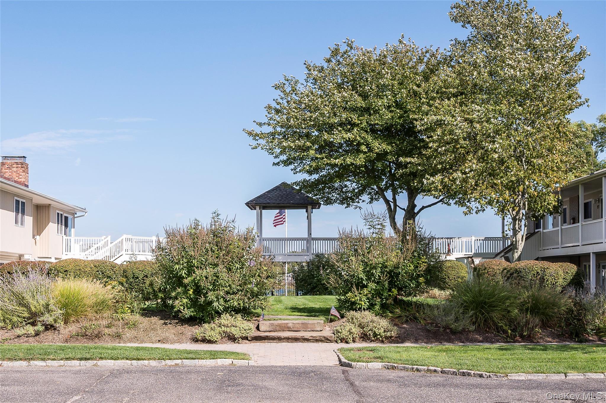 61 West Tiana Rd # 24, Hampton Bays, NY 11946