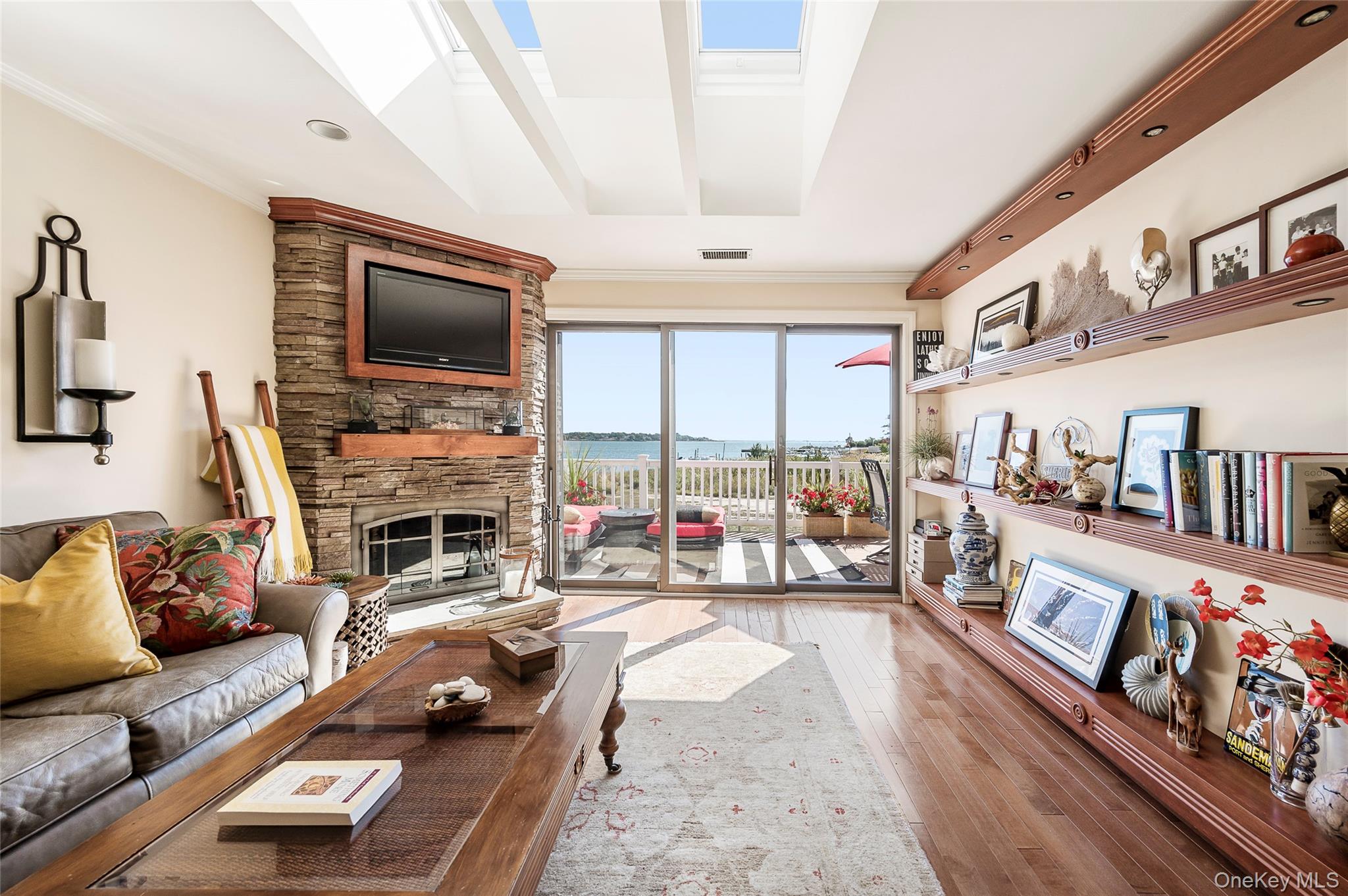 61 West Tiana Rd # 24, Hampton Bays, NY 11946