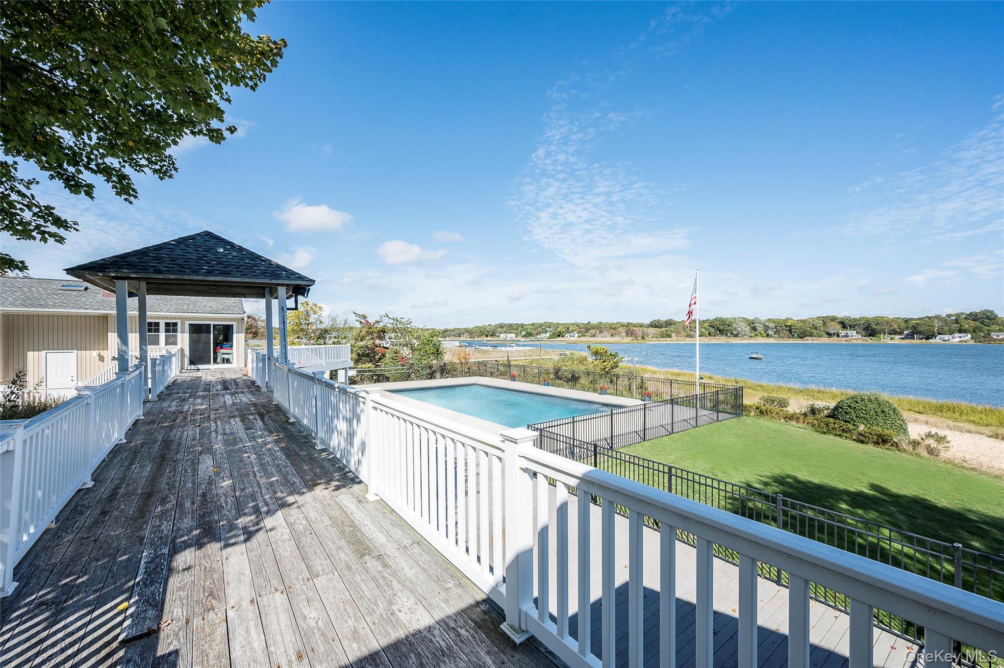 61 West Tiana Rd # 24, Hampton Bays, NY 11946