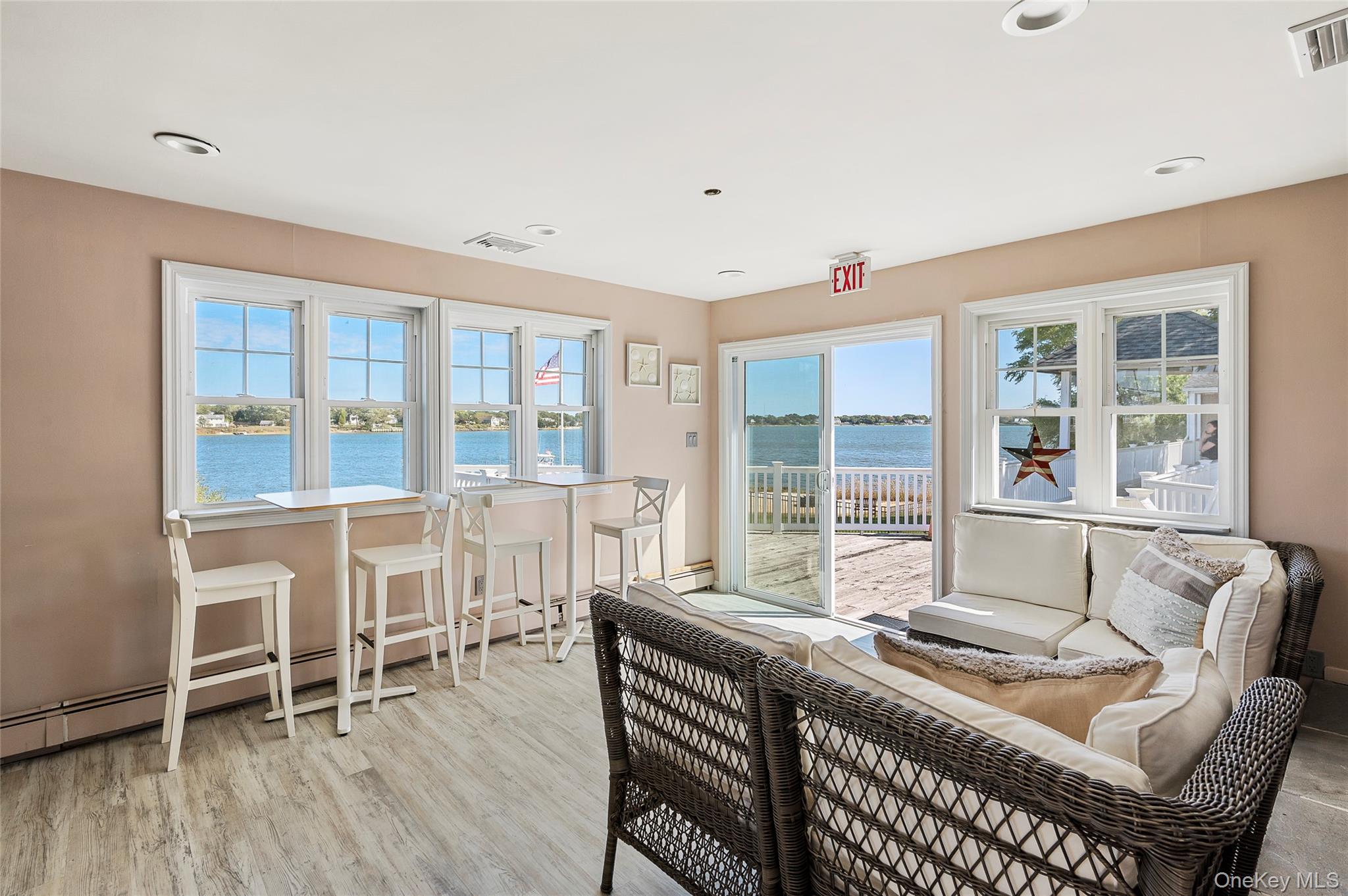 61 West Tiana Rd # 24, Hampton Bays, NY 11946