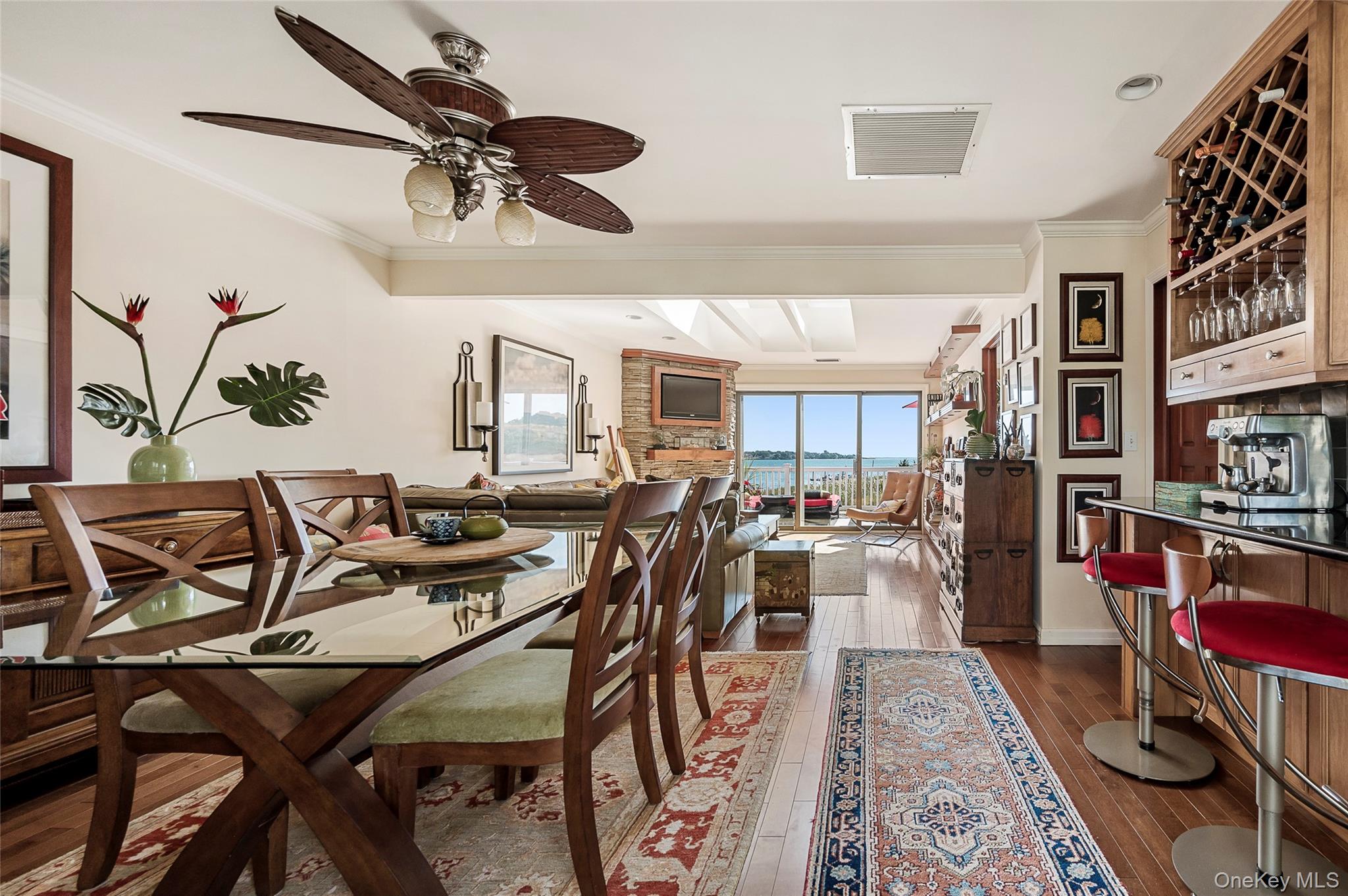 61 West Tiana Rd # 24, Hampton Bays, NY 11946