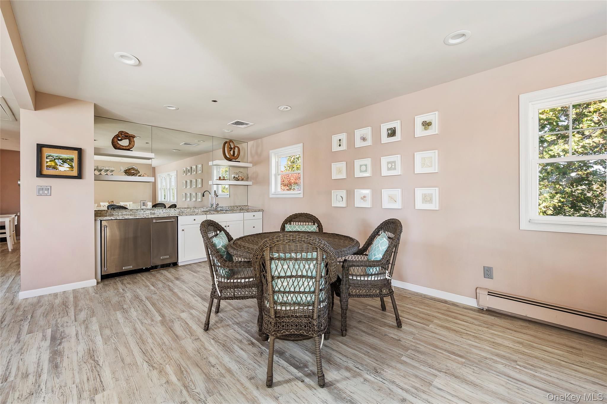 61 West Tiana Rd # 24, Hampton Bays, NY 11946