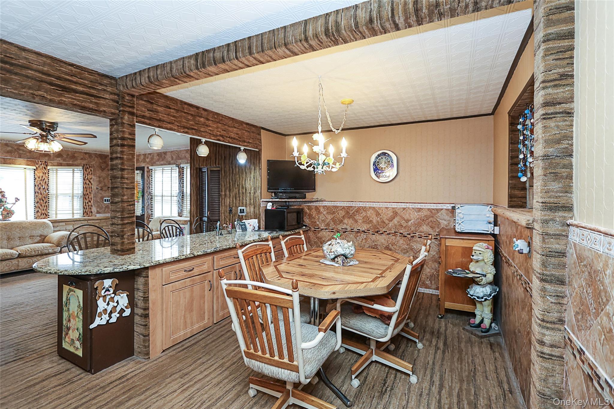 993 Ferngate Drive, Franklin Square, NY 11010