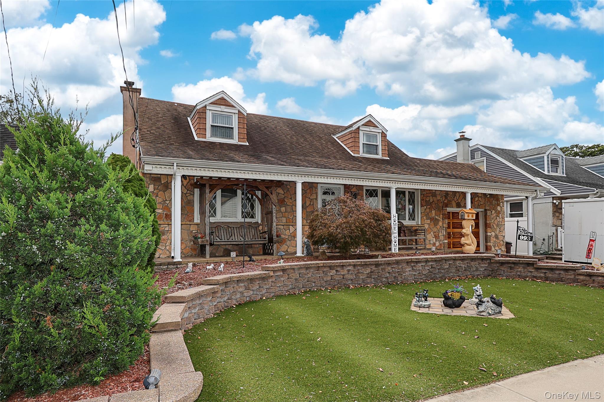 993 Ferngate Drive, Franklin Square, NY 11010