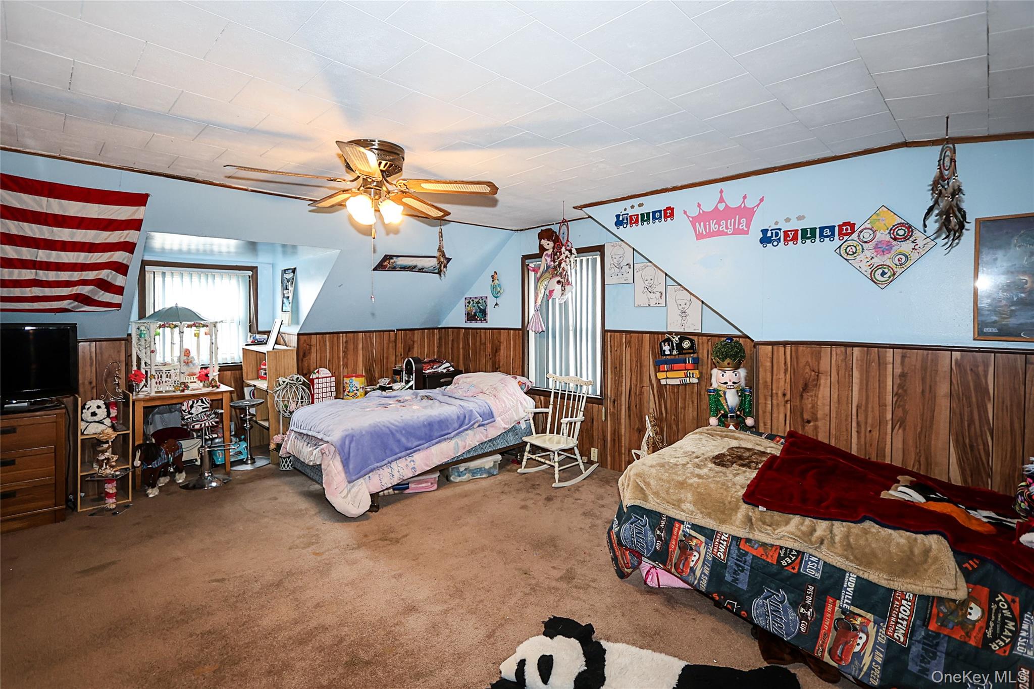 993 Ferngate Drive, Franklin Square, NY 11010