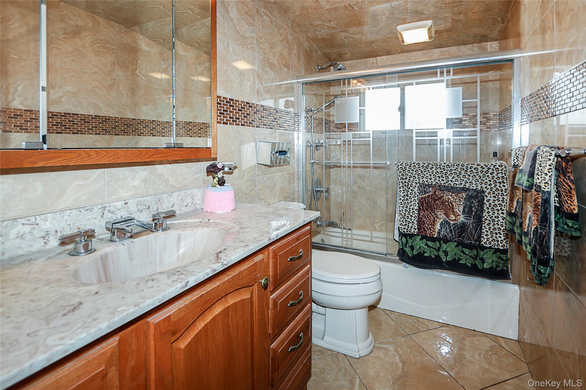 993 Ferngate Drive, Franklin Square, NY 11010