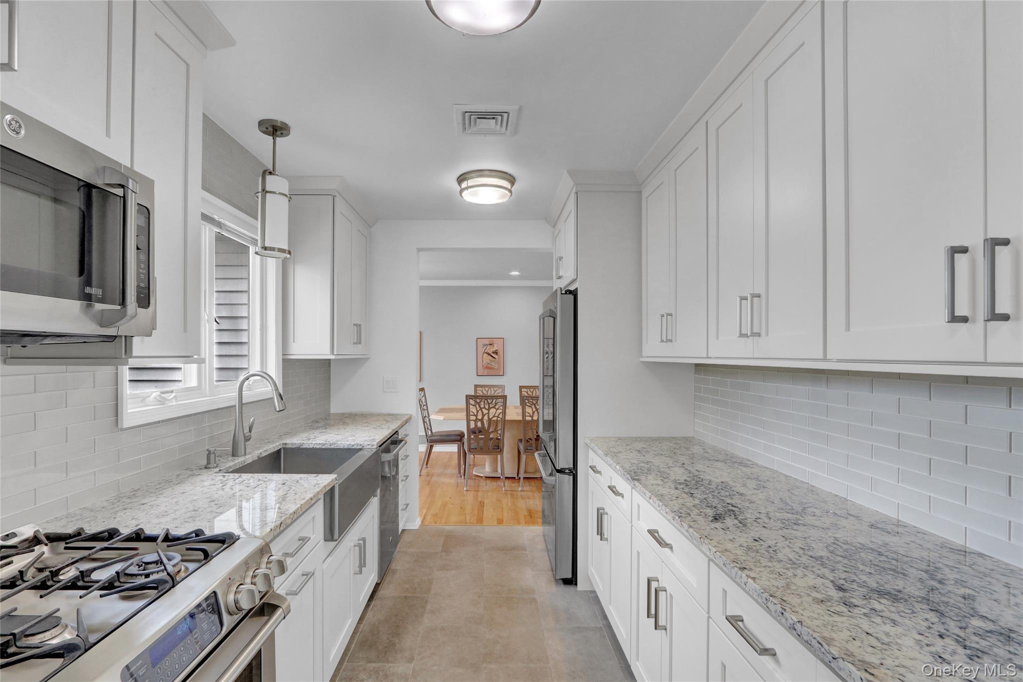 23 Lillian Lane, Plainview, NY 11803