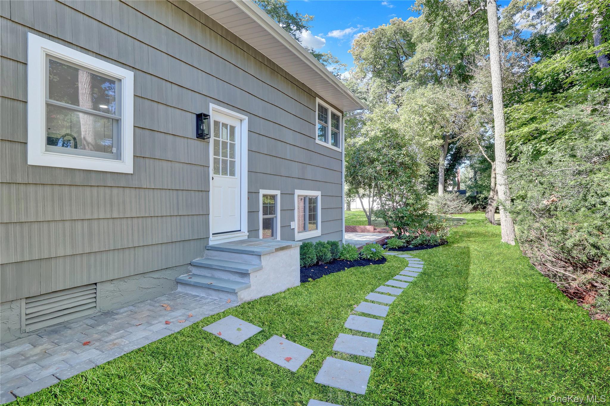 19 Millford Drive, Locust Valley, NY 11560