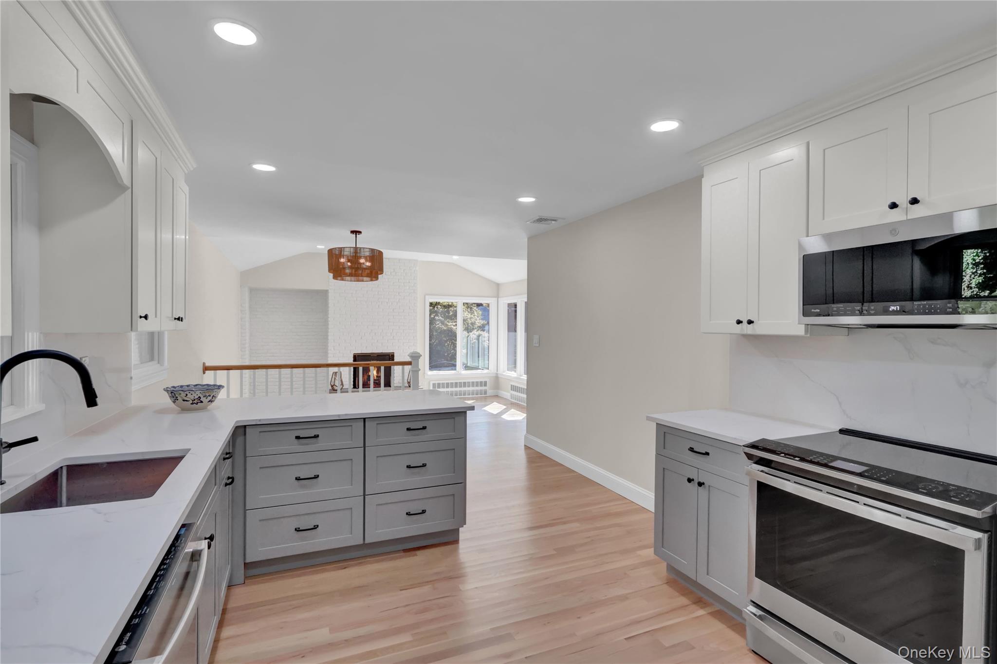 19 Millford Drive, Locust Valley, NY 11560