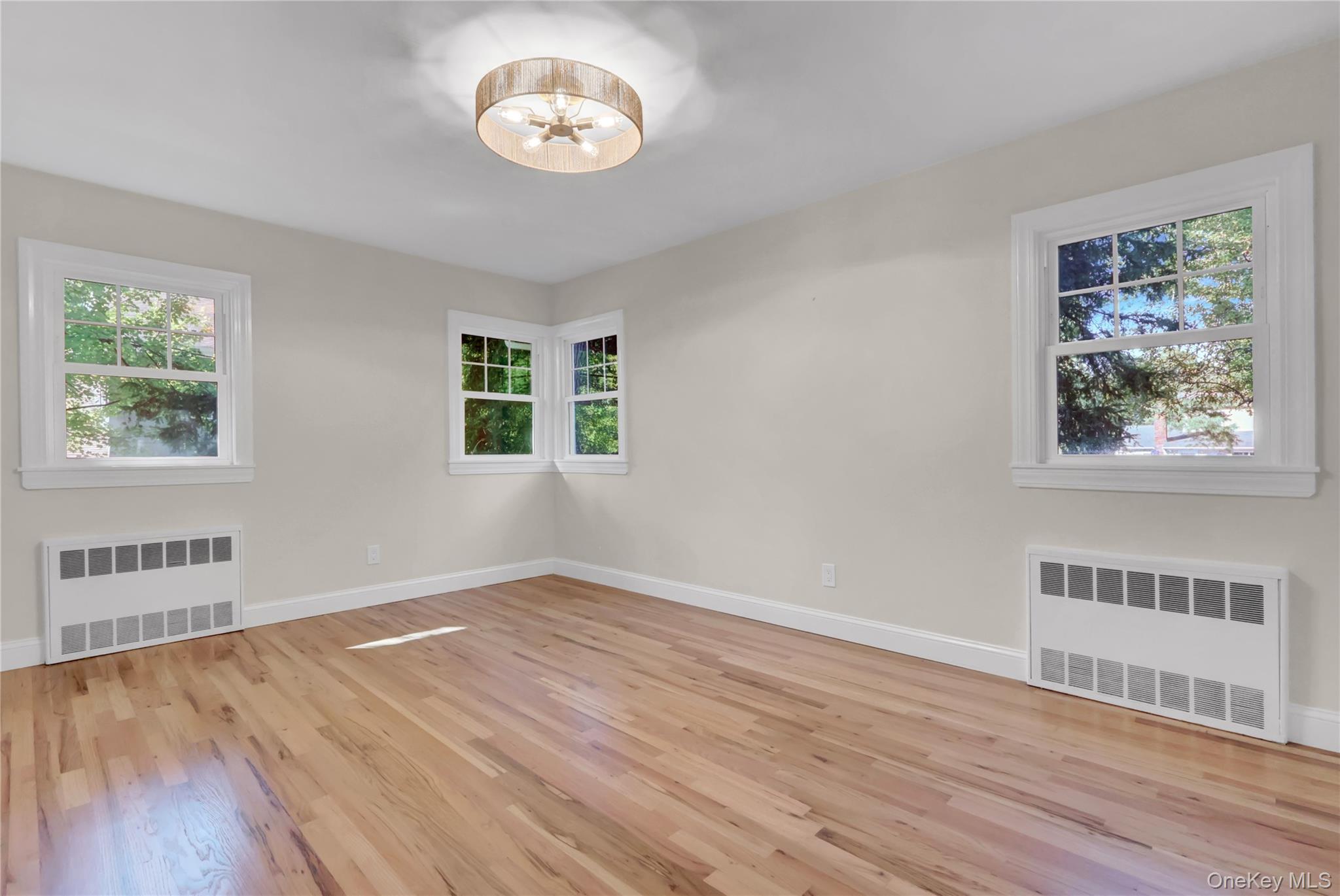 19 Millford Drive, Locust Valley, NY 11560