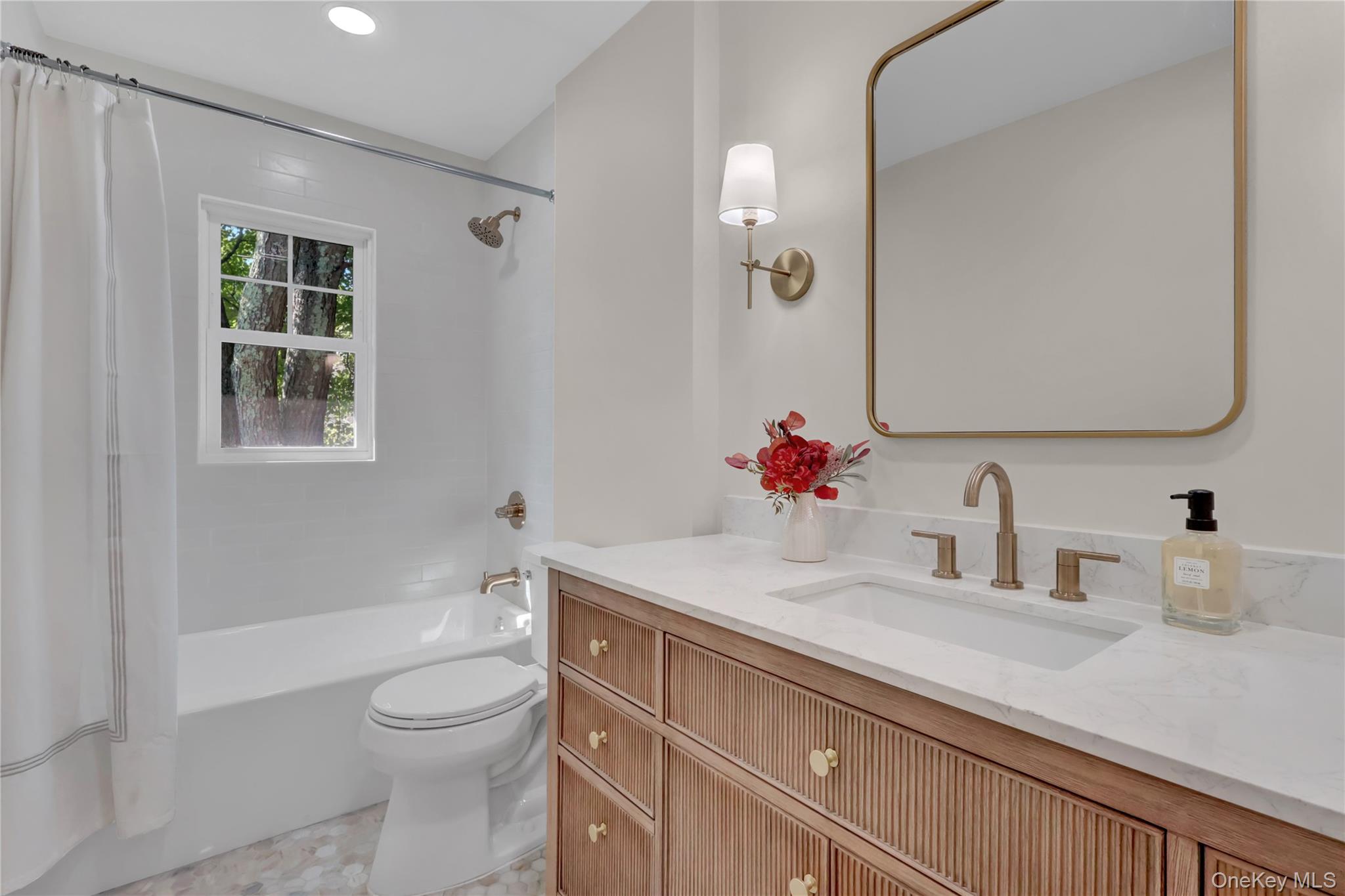 19 Millford Drive, Locust Valley, NY 11560