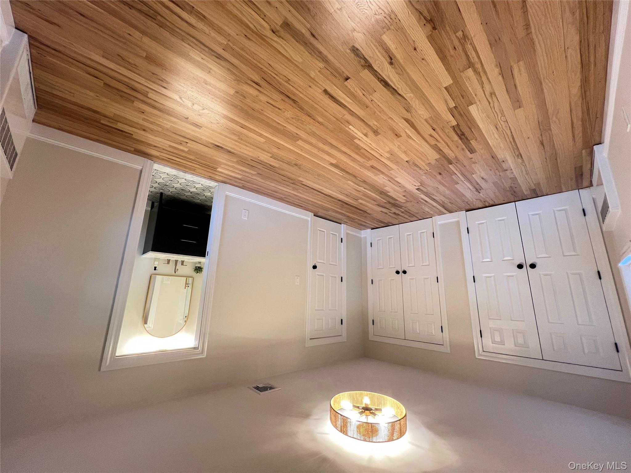 19 Millford Drive, Locust Valley, NY 11560