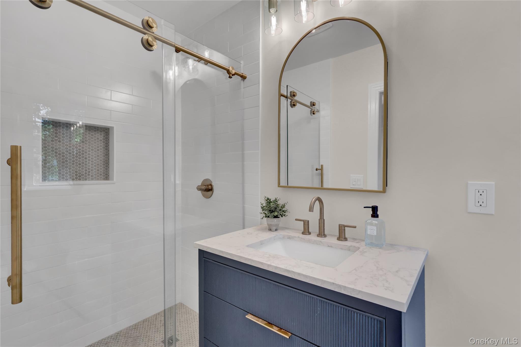 19 Millford Drive, Locust Valley, NY 11560