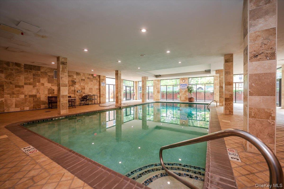 99 Randall Avenue # 2-J, Freeport, NY 11520