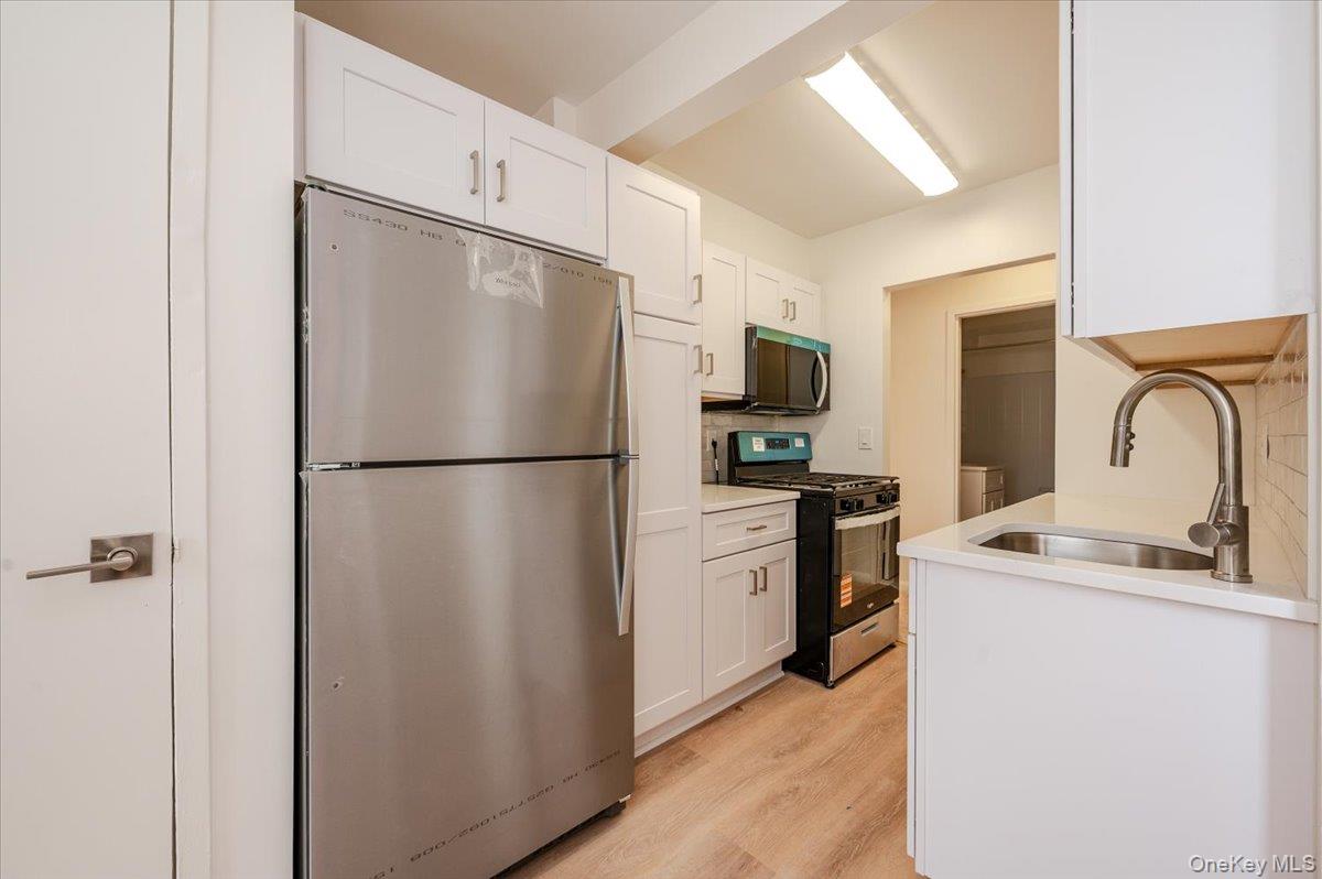 99 Randall Avenue # 2-J, Freeport, NY 11520