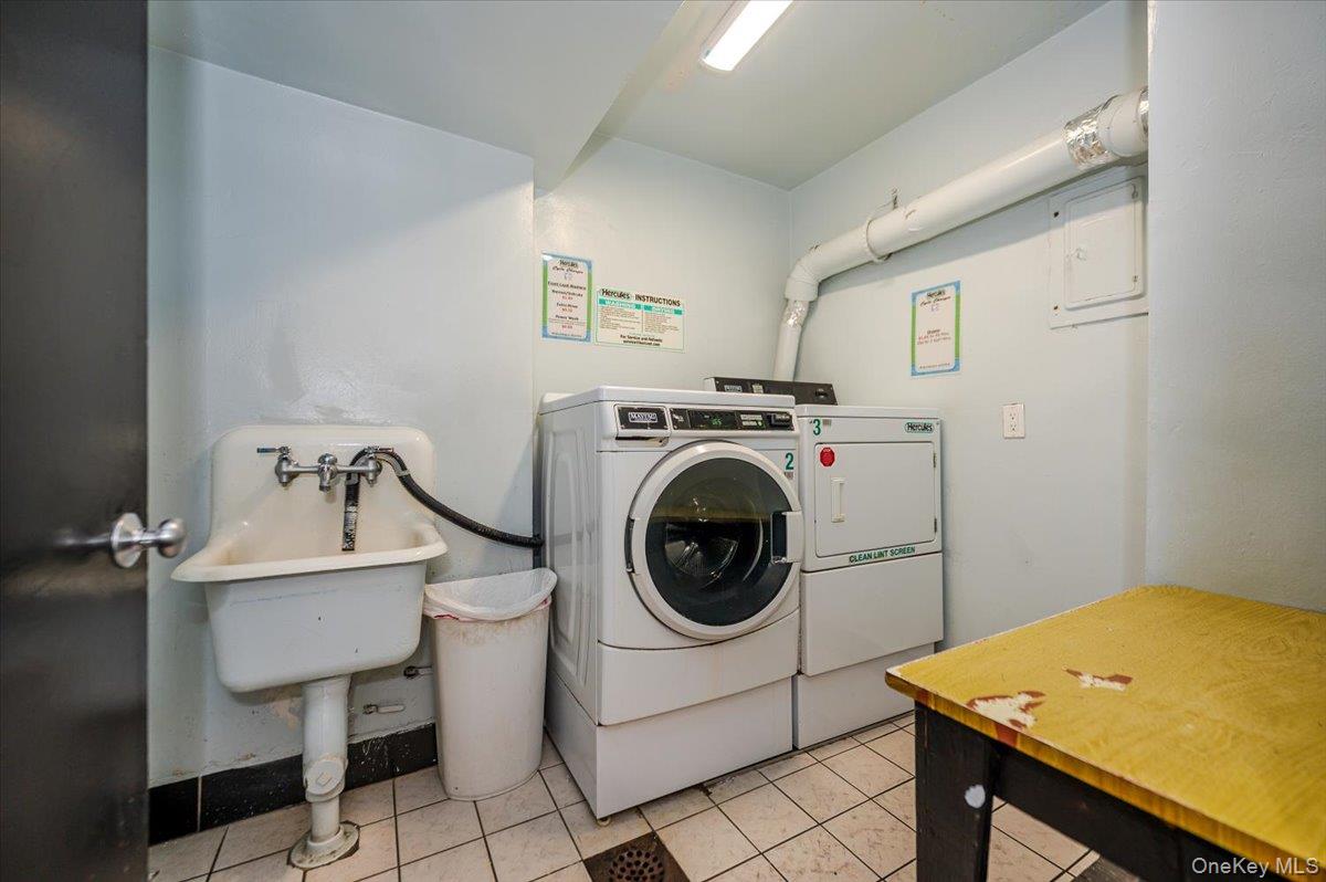 99 Randall Avenue # 2-J, Freeport, NY 11520