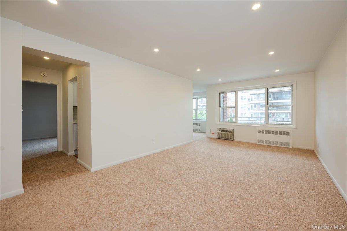 99 Randall Avenue # 2-J, Freeport, NY 11520