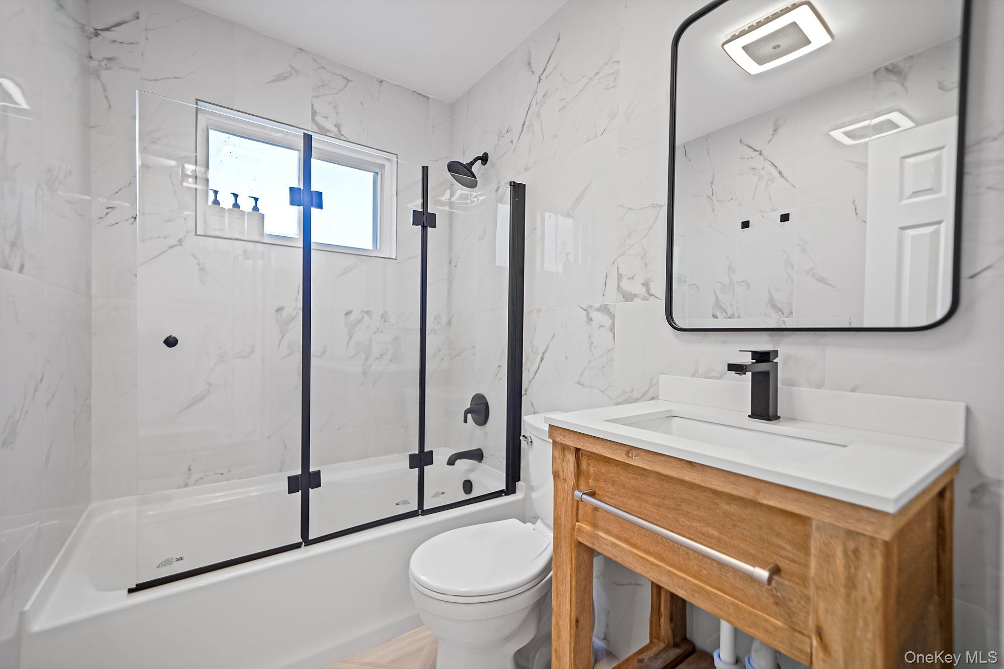 138 W Tiana Road, Hampton Bays, NY 11946