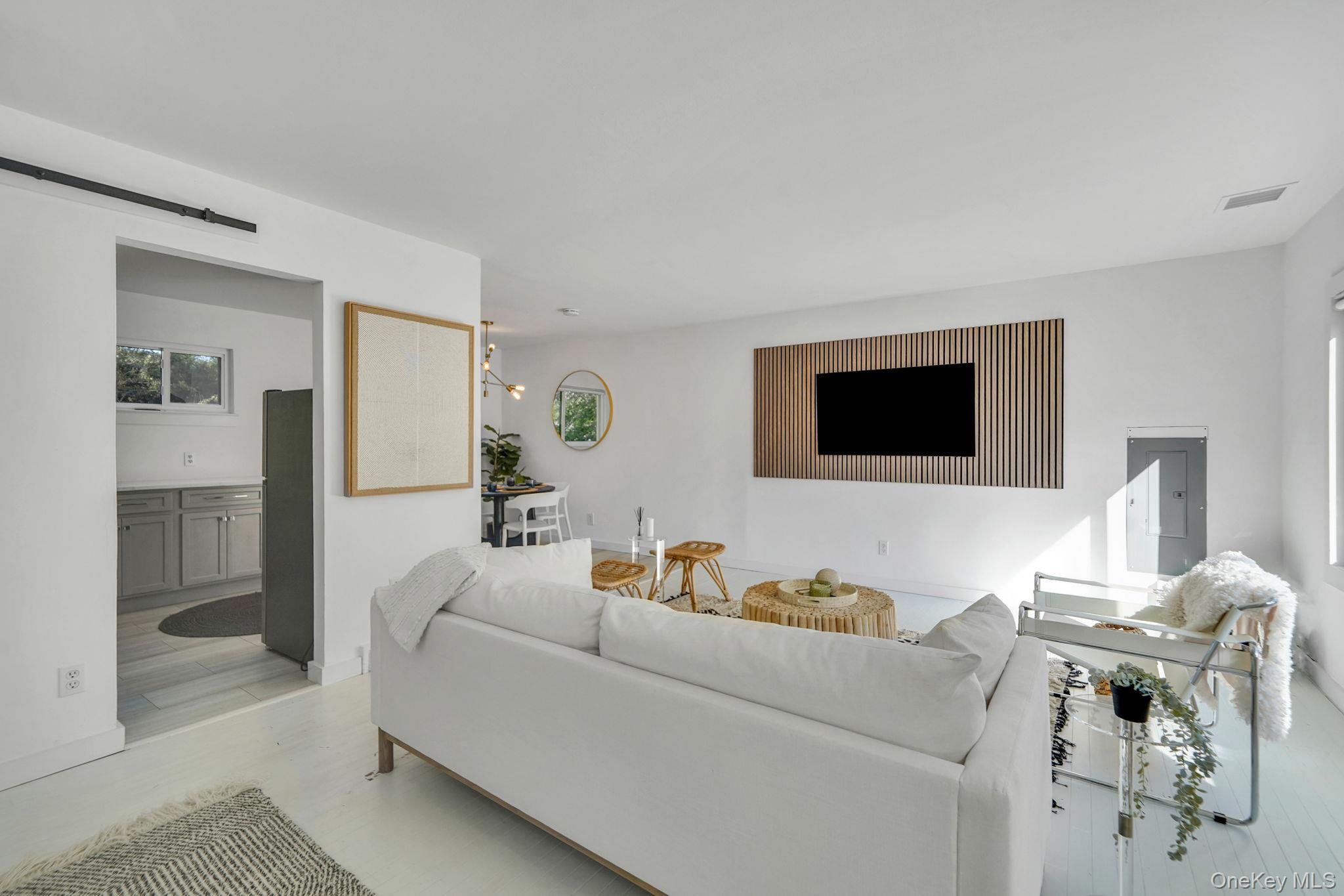 138 W Tiana Road, Hampton Bays, NY 11946