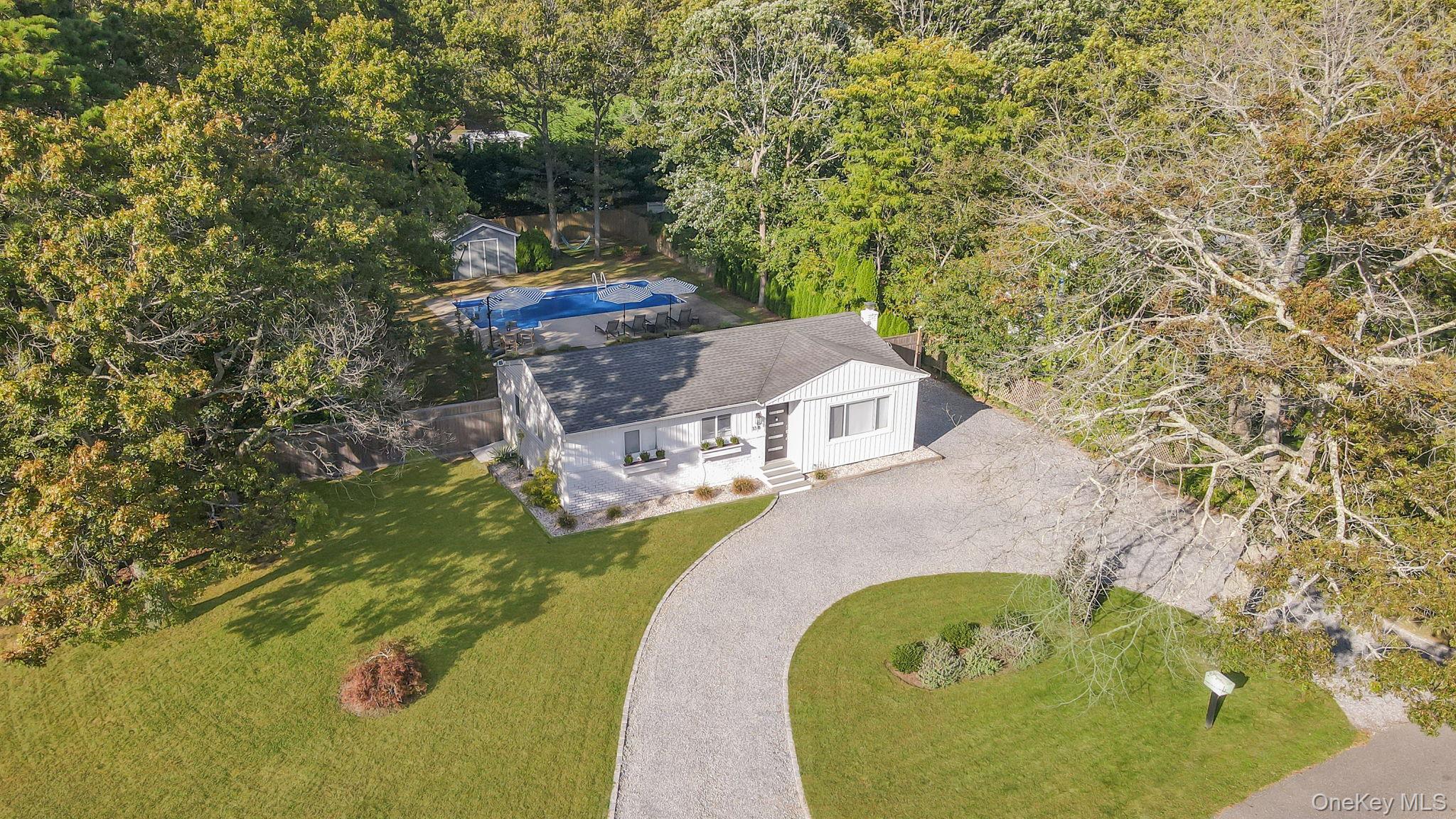 138 W Tiana Road, Hampton Bays, NY 11946