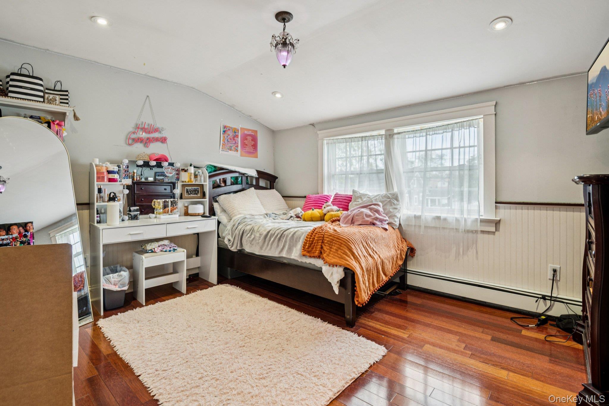 15 Palm Street, Lindenhurst, NY 11757