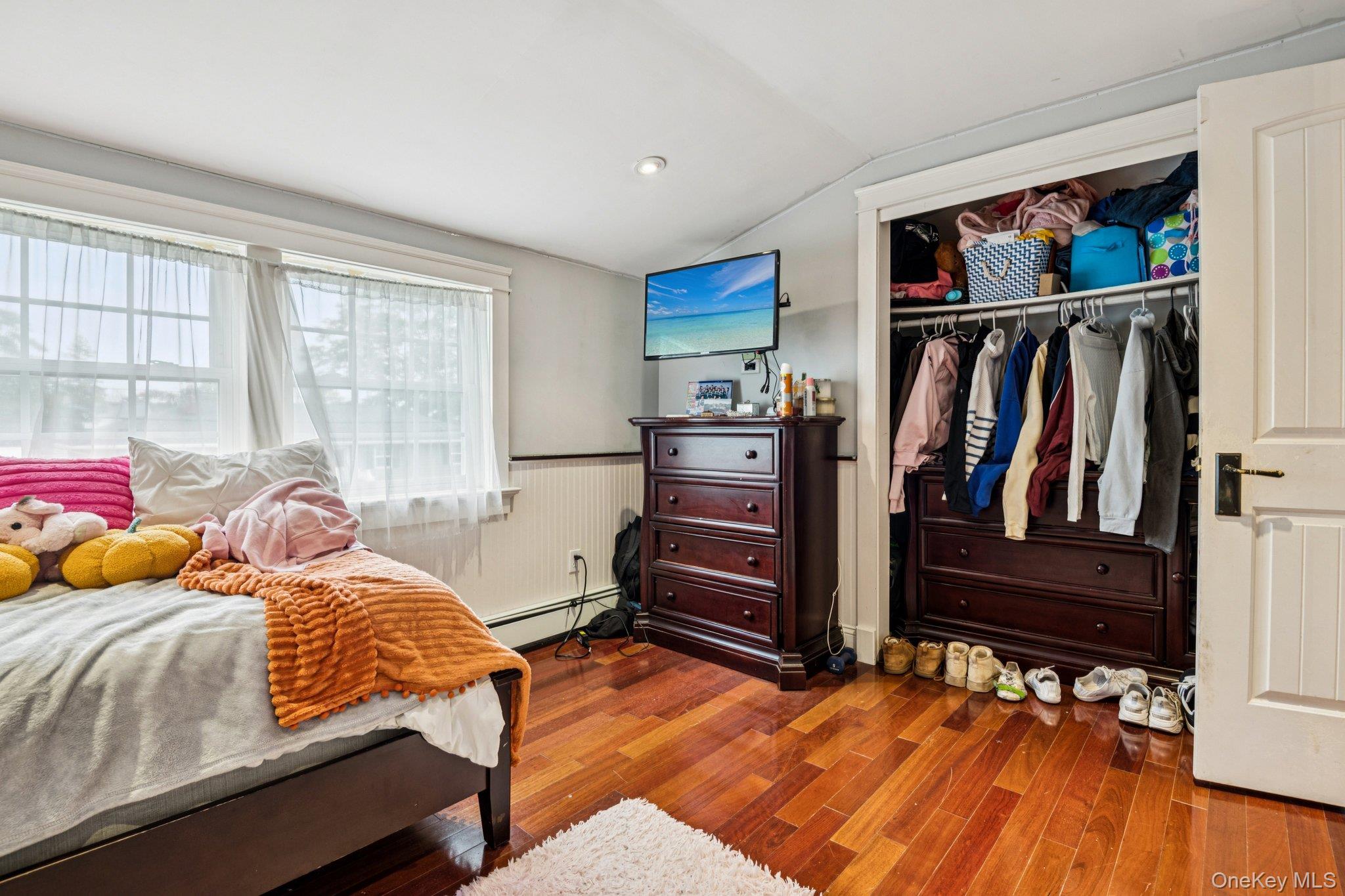 15 Palm Street, Lindenhurst, NY 11757