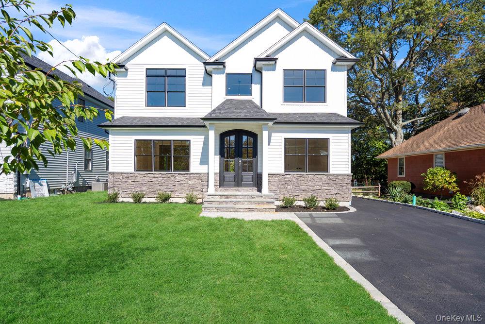 51 Netz Place, Albertson, NY 11507