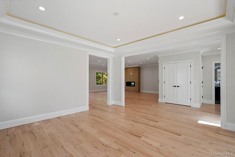 51 Netz Place, Albertson, NY 11507