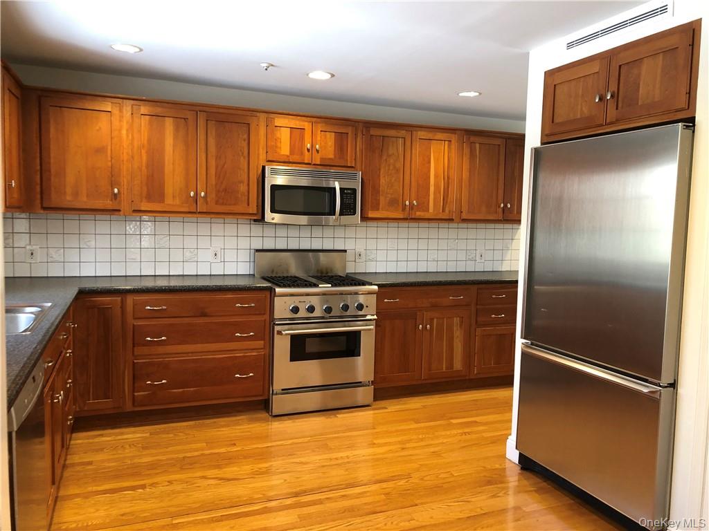 49 Commodore Road, Chappaqua, NY 10514