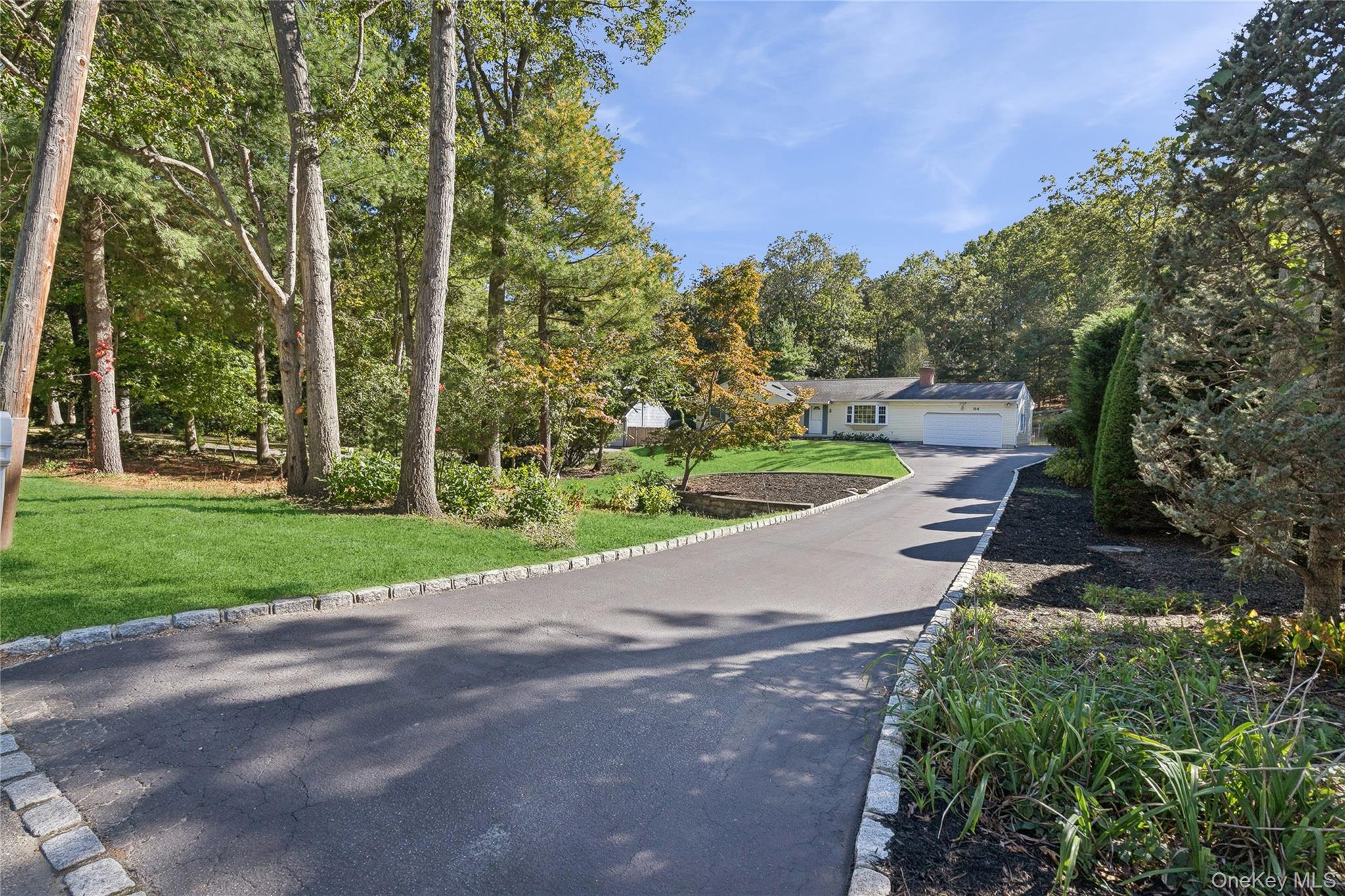 94 Mobrey Lane, Smithtown, NY 11787