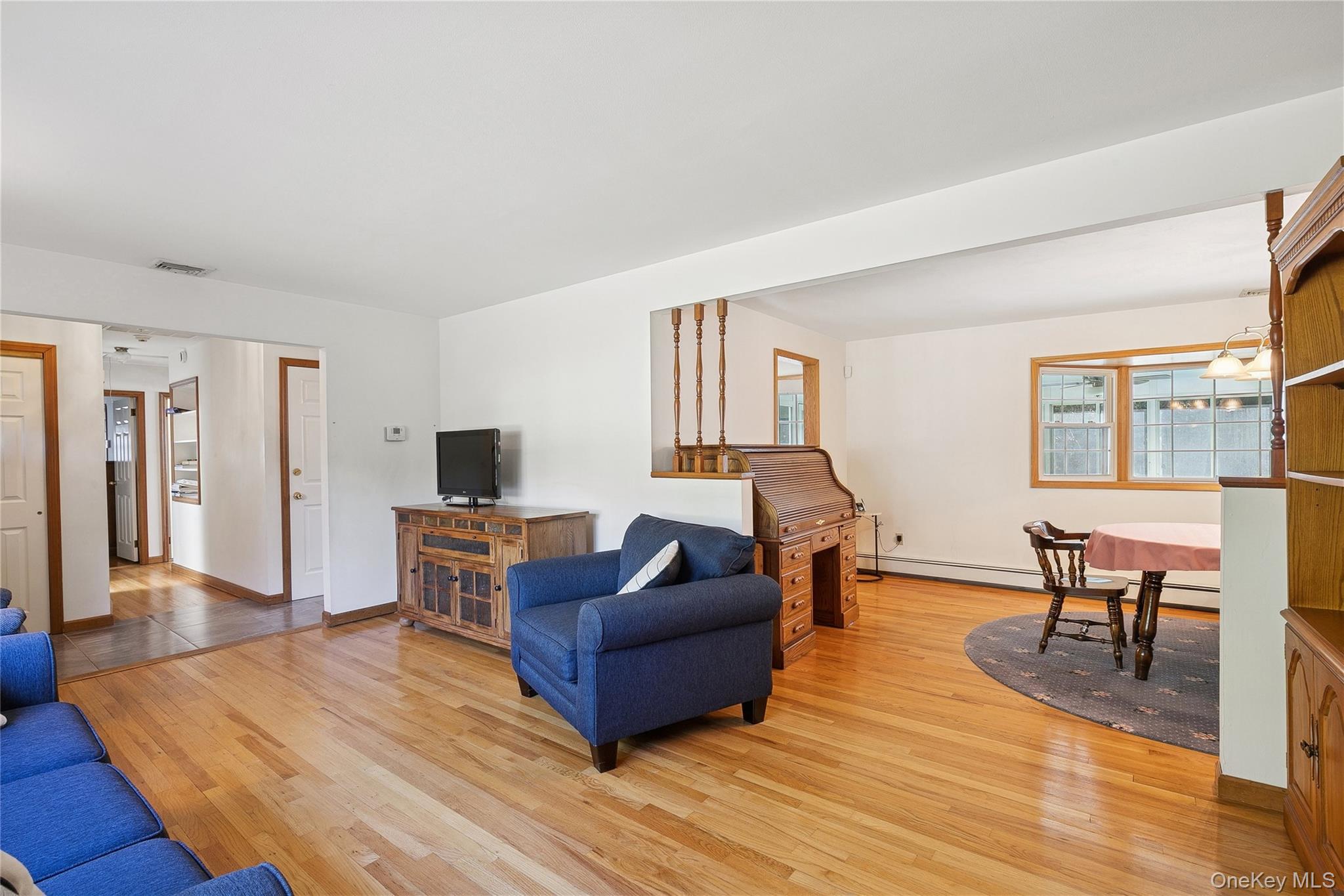 94 Mobrey Lane, Smithtown, NY 11787