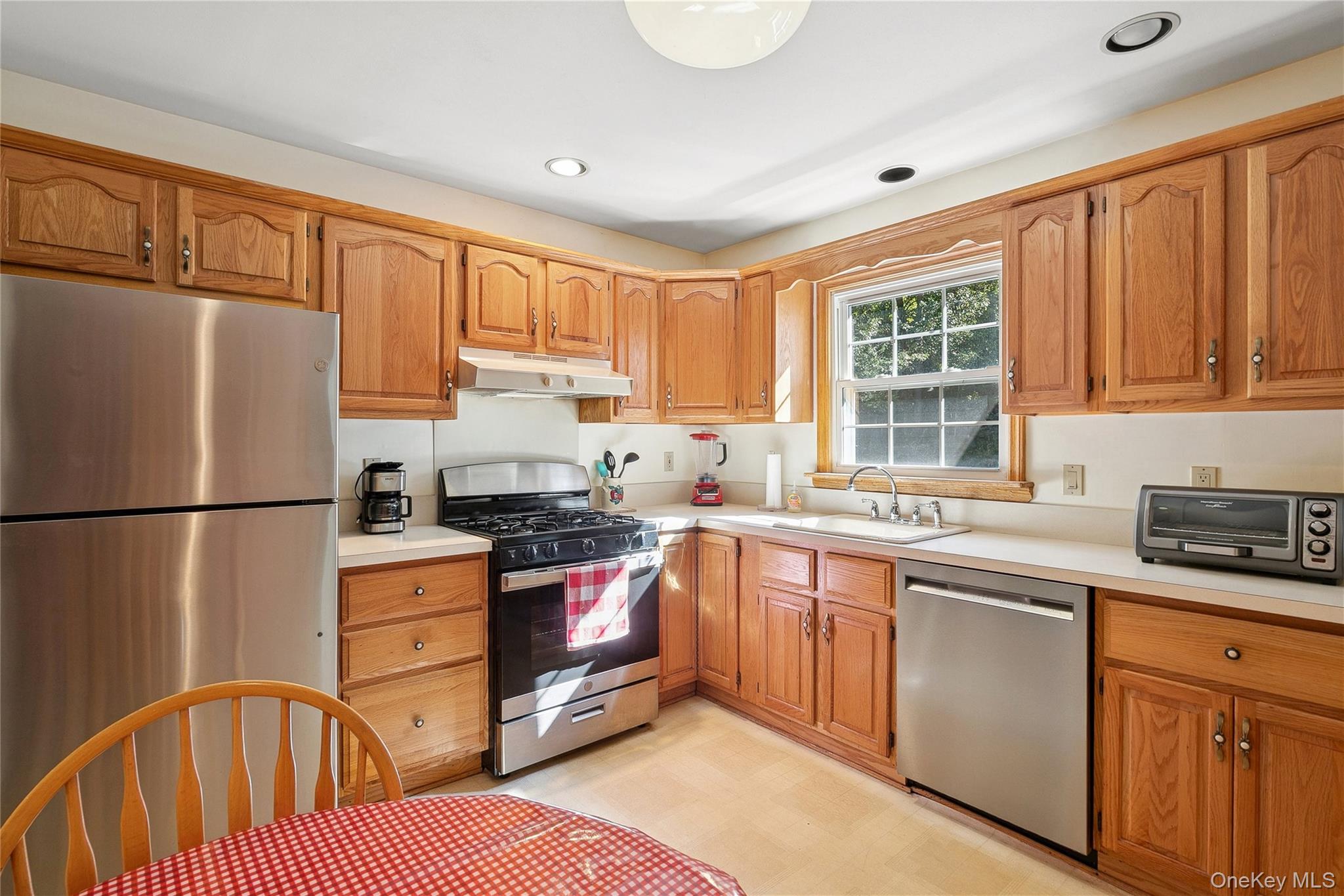 94 Mobrey Lane, Smithtown, NY 11787