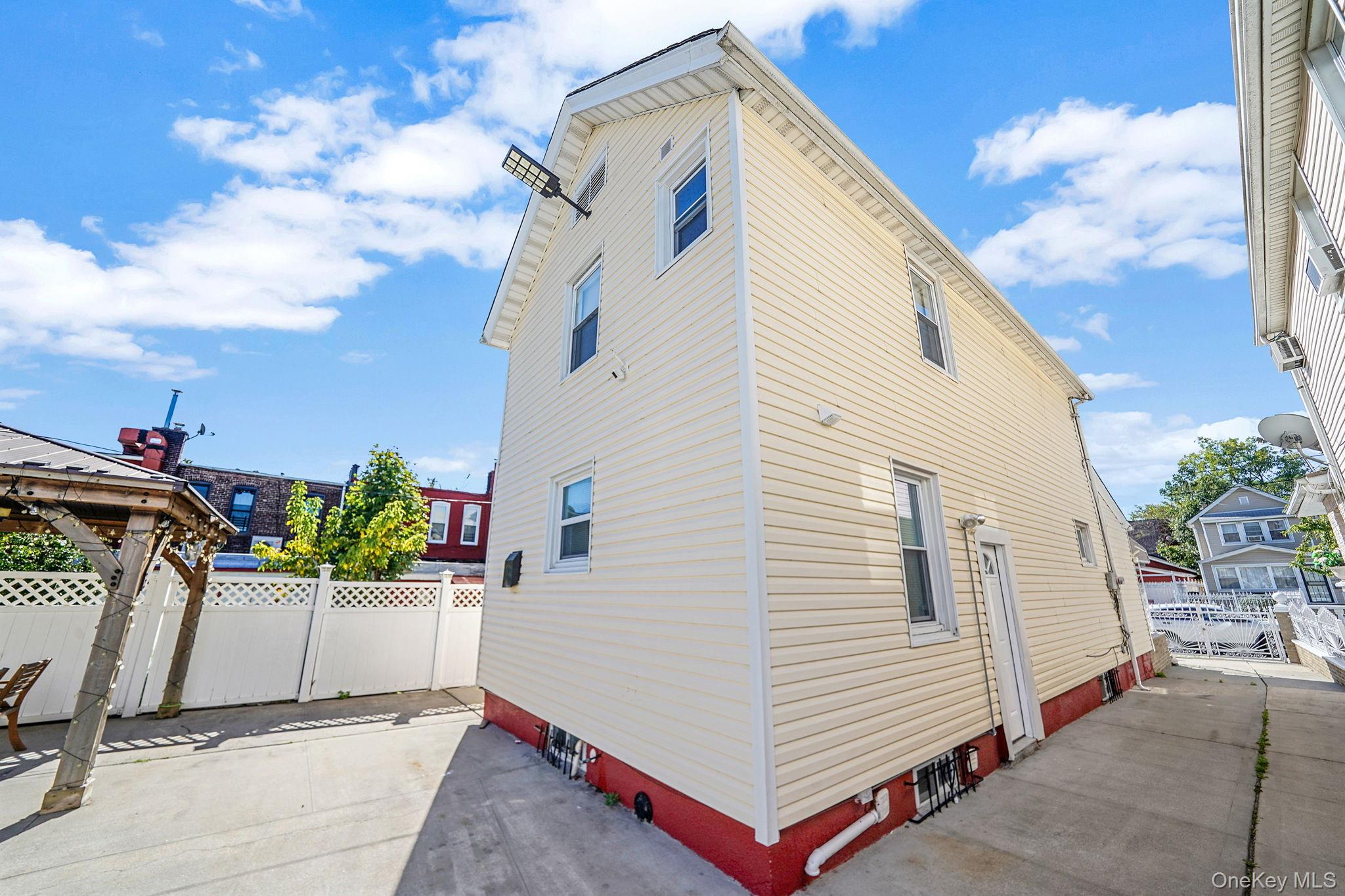 9427 208th Street, Queens Village, NY 11428