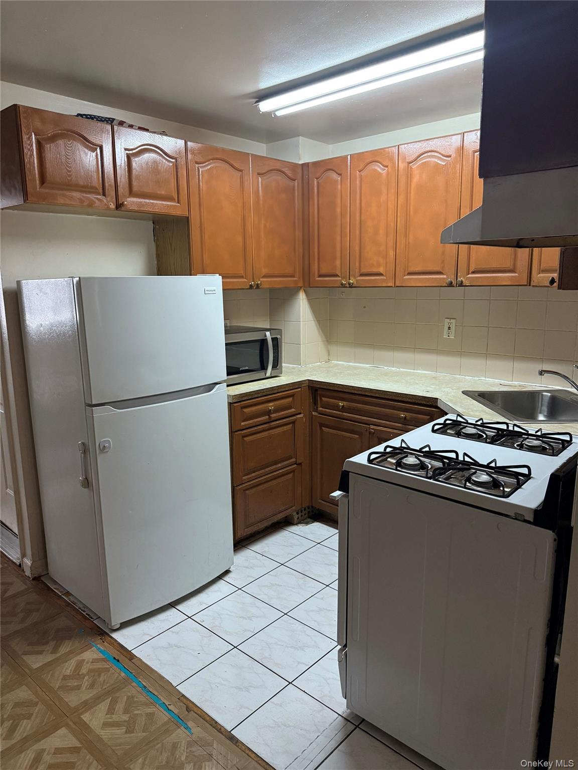 3541 Barnes Avenue, Bronx, NY 10467