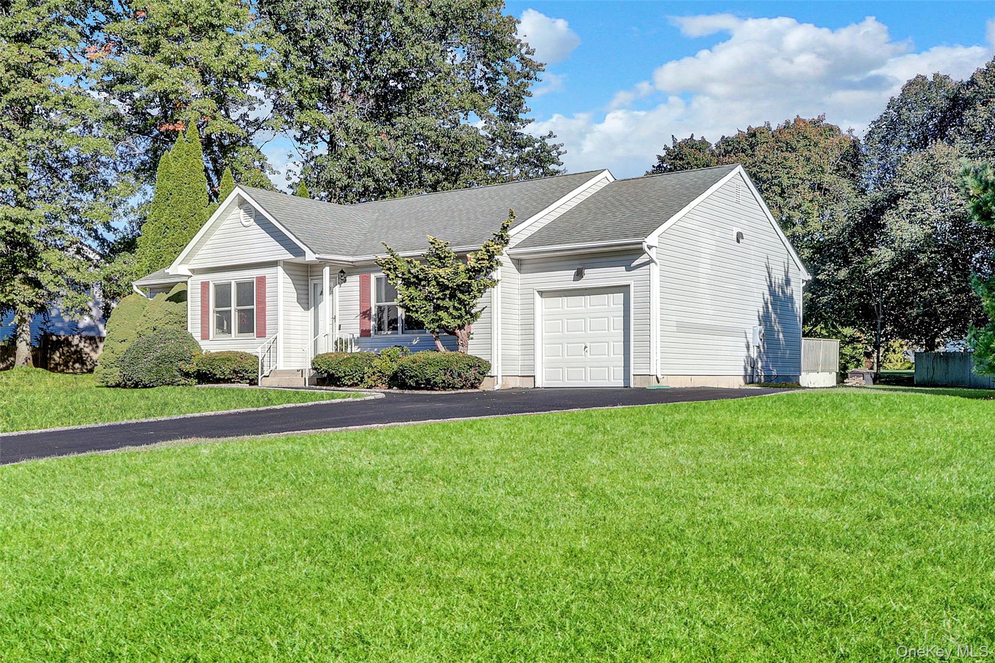 230 Baywood Drive, Baiting Hollow, NY 11933