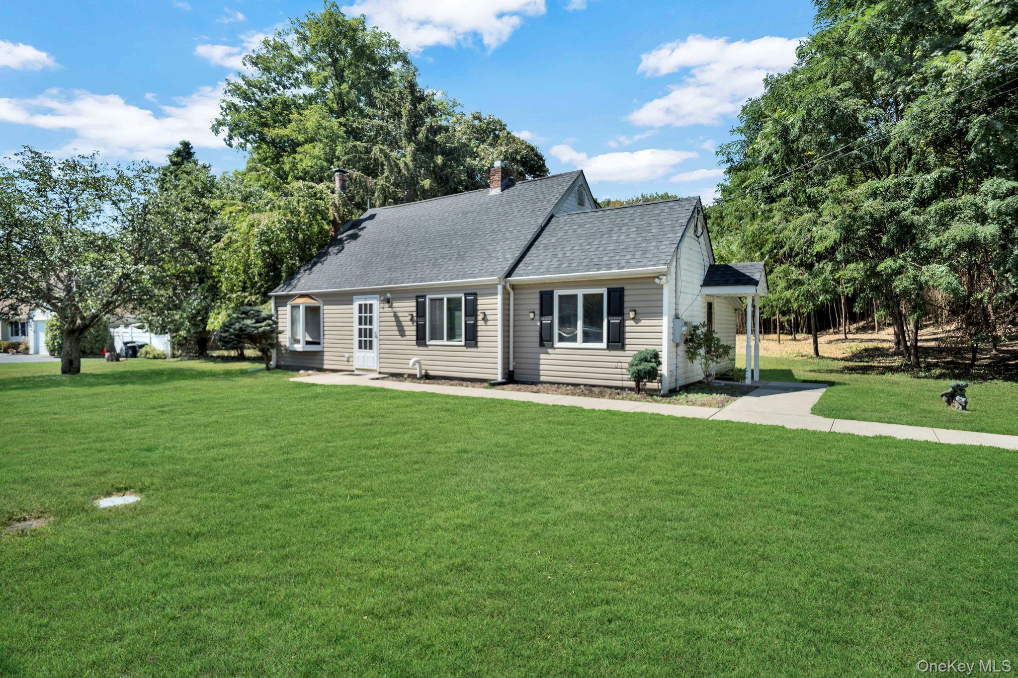 26 Lindner, Smithtown, NY 11787