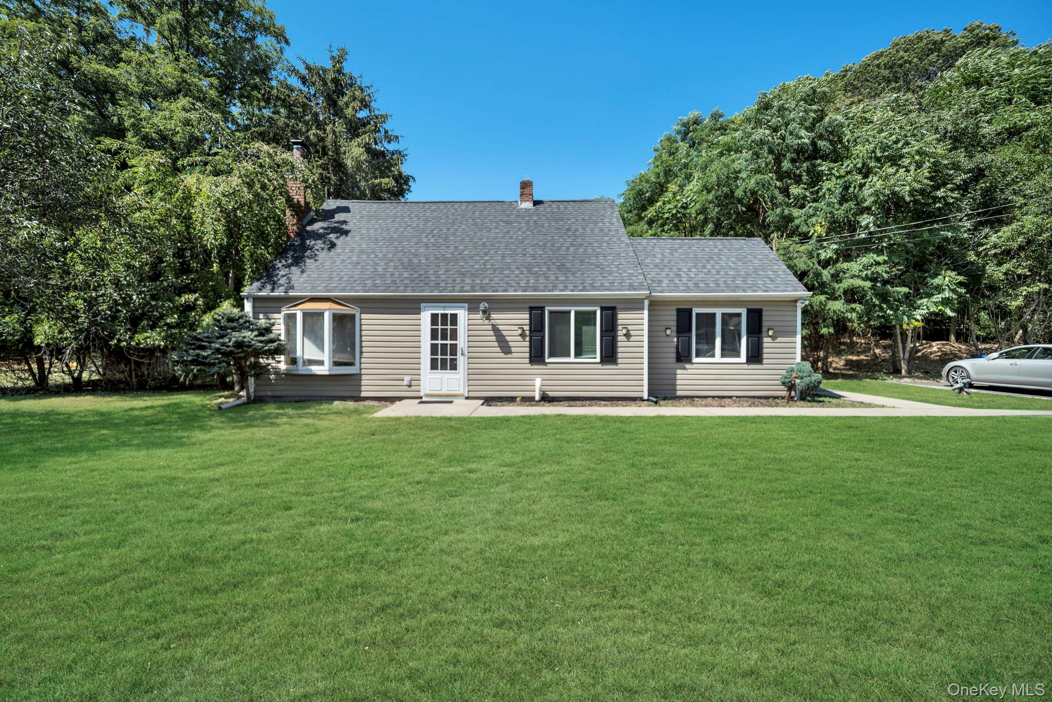 26 Lindner, Smithtown, NY 11787