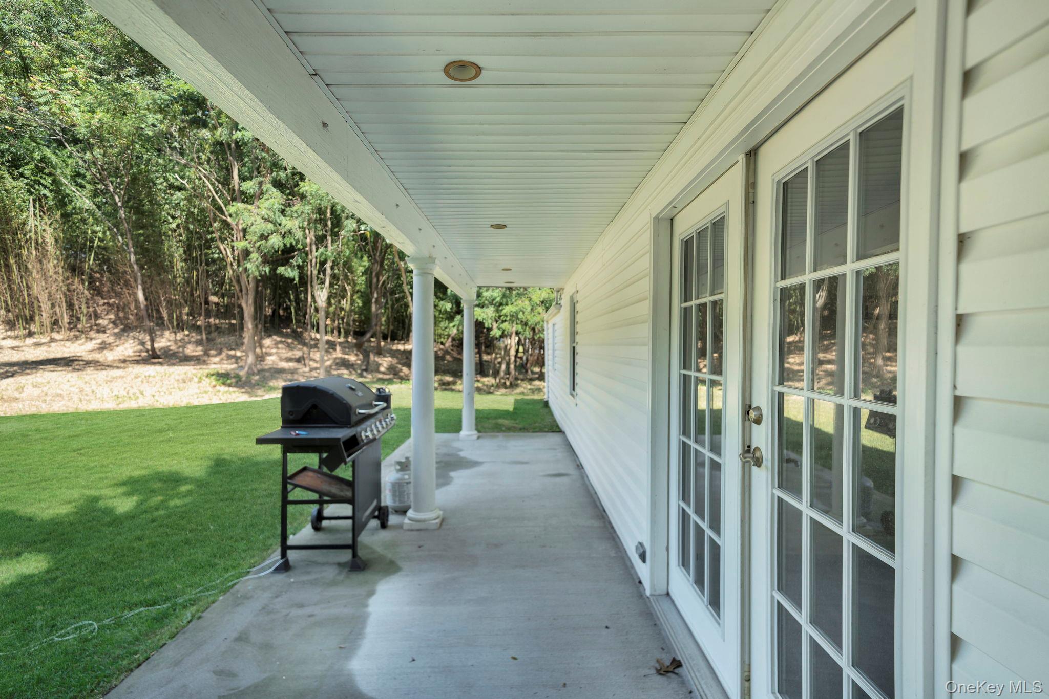 26 Lindner, Smithtown, NY 11787